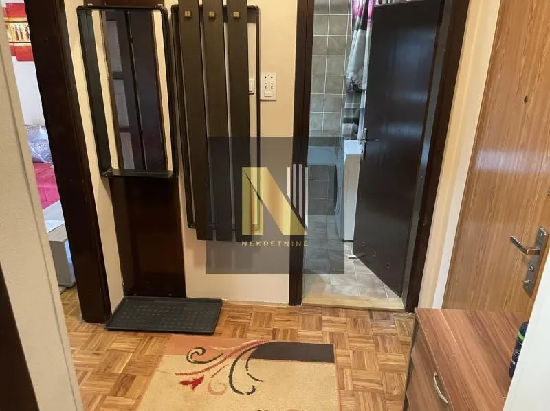 Izdavanje, jednosoban stan, 41m², Adamovićevo Naselje, Novi Sad Sve Podlokacije