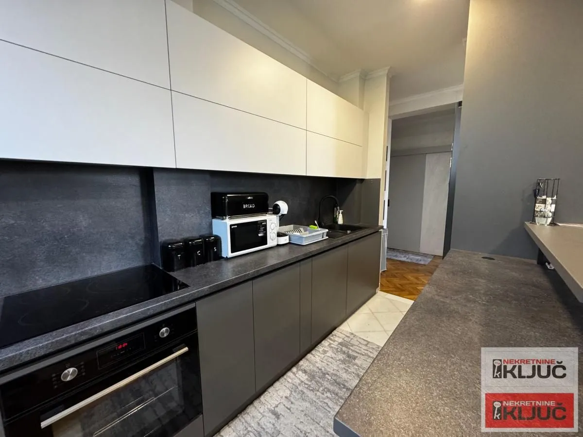 Prodaja, trosoban stan, 68m², Centar, Novi Sad