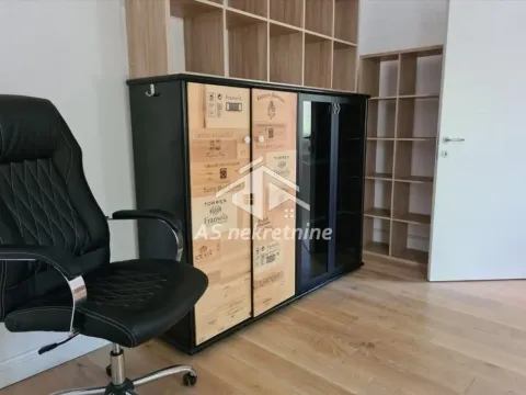 Izdavanje, poslovni prostor, 72m², Kalenić Pijaca, Vračar Sve Podlokacije - image 10