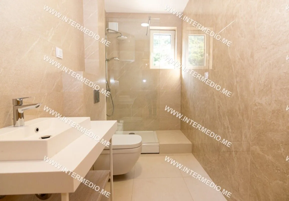 Prodaja, dvosoban stan, 68m², Igalo, Herceg Novi
