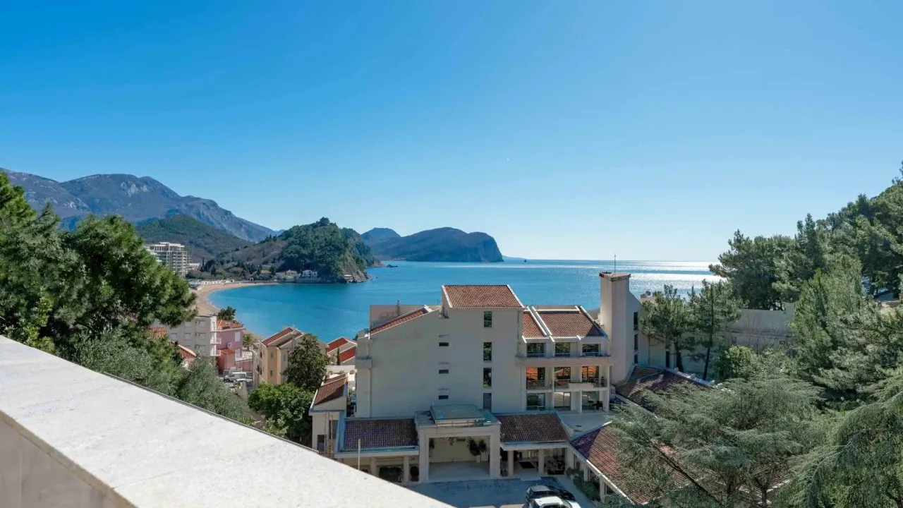 Sale, two bedroom apartment, 81m², Petrovac, Budva