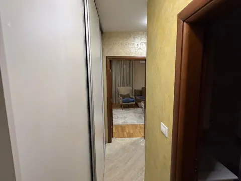 Izdavanje, dvosoban stan, 70m², Tološi, Podgorica - image 15