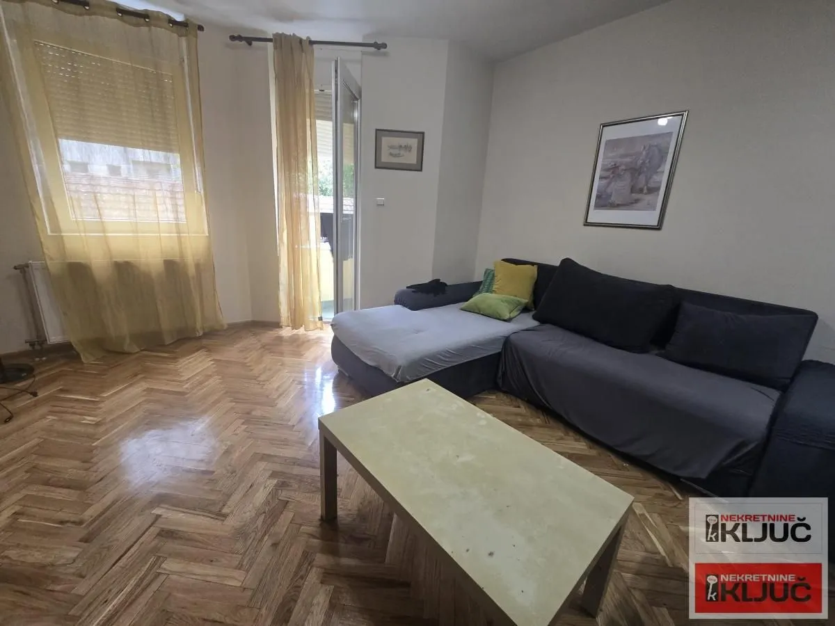 Prodaja, garsonjera, 26m², Bulevar Oslobodjenja, Novi Sad Sve Podlokacije