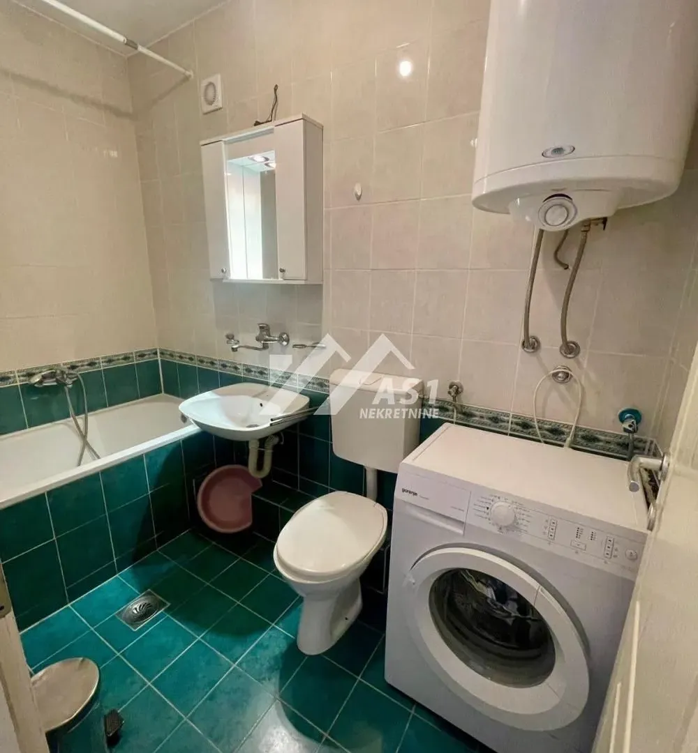 Izdavanje, stan, 25m², Bulevar Oslobodjenja, Novi Sad Sve Podlokacije