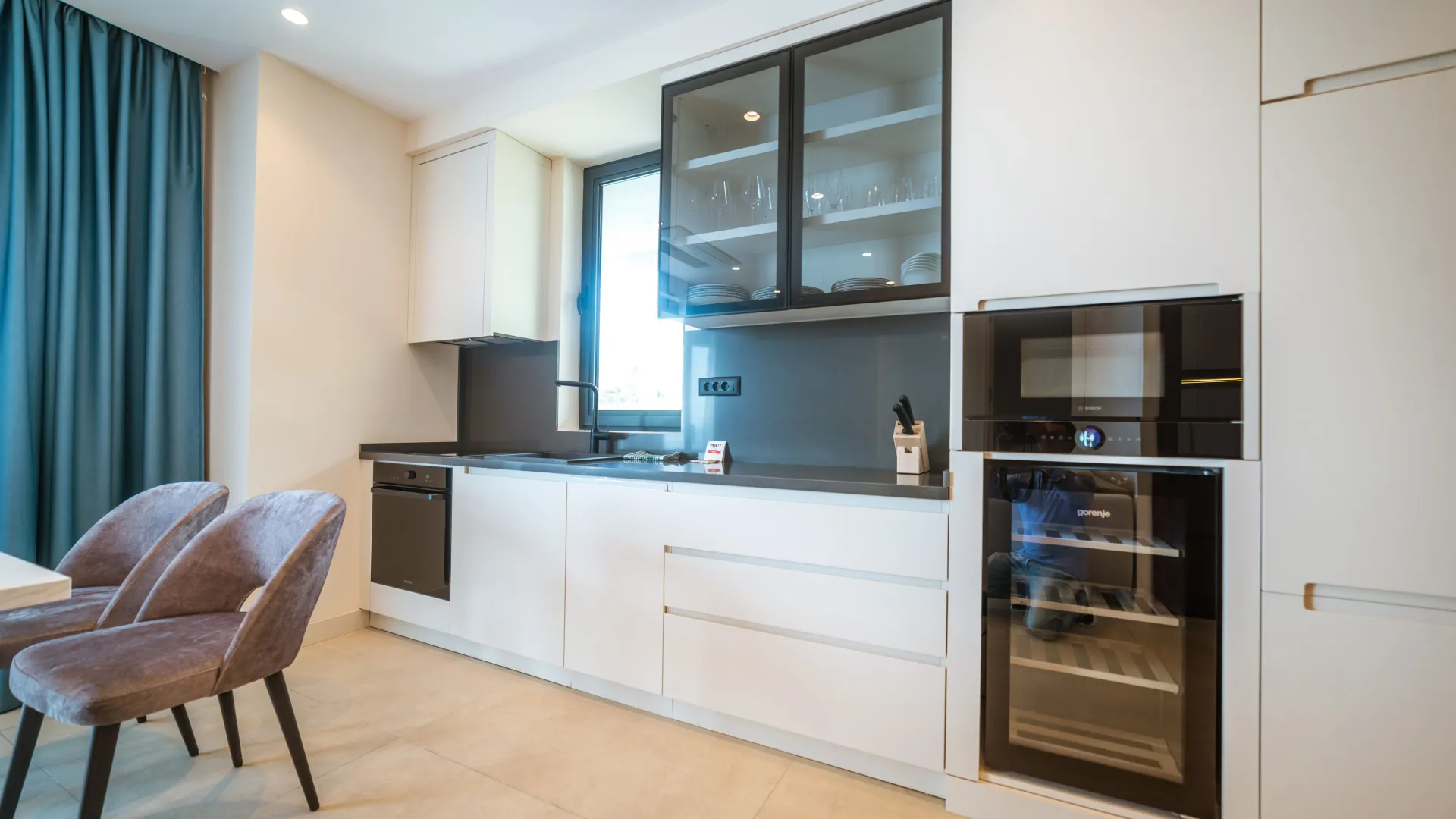 Sale, two bedroom apartment, 149m², Bečići, Budva