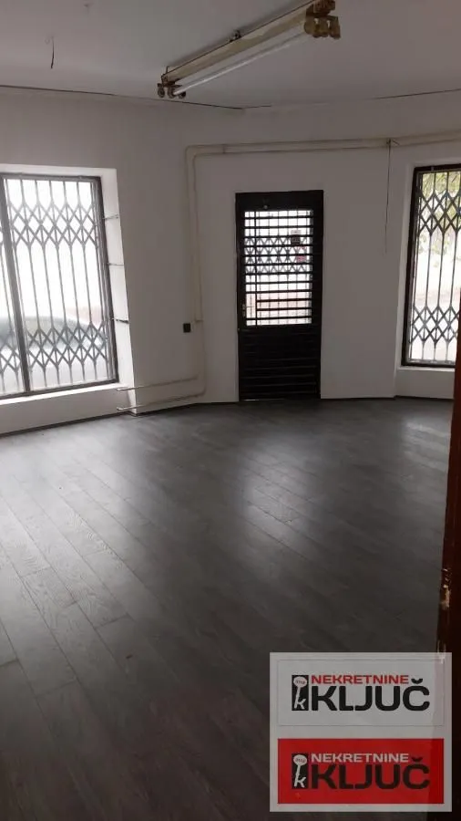 Izdavanje, kuća, 135m², Centar, Novi Sad