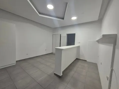 Izdavanje, poslovni prostor, 52m², Stari Grad, Beograd - image 2