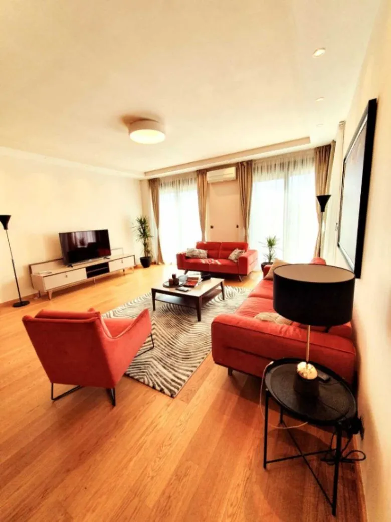 Izdavanje, dvosoban stan, 110m², Preko Morače, Podgorica