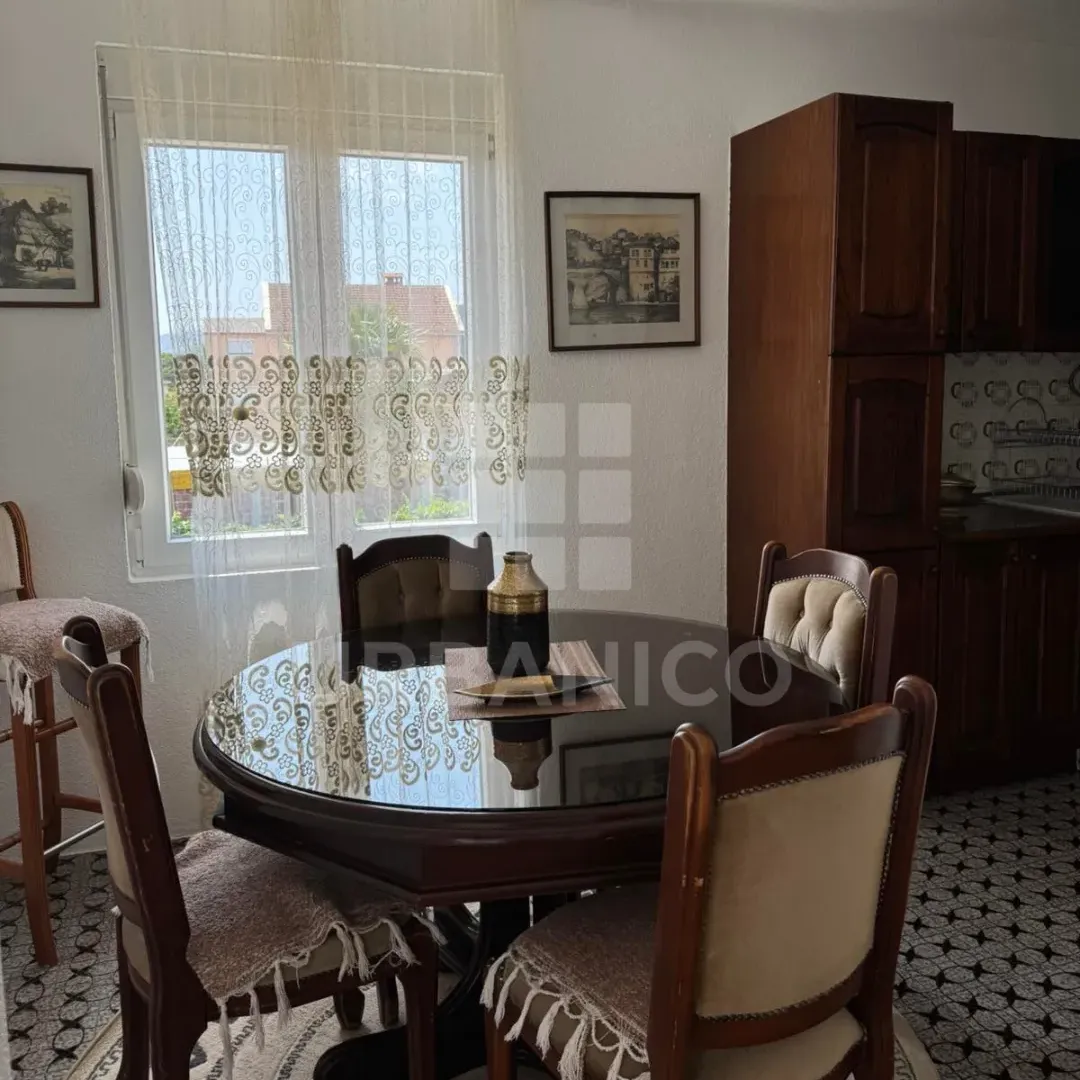 Izdavanje, dvosoban stan, 75m², Gornja Gorica, Podgorica