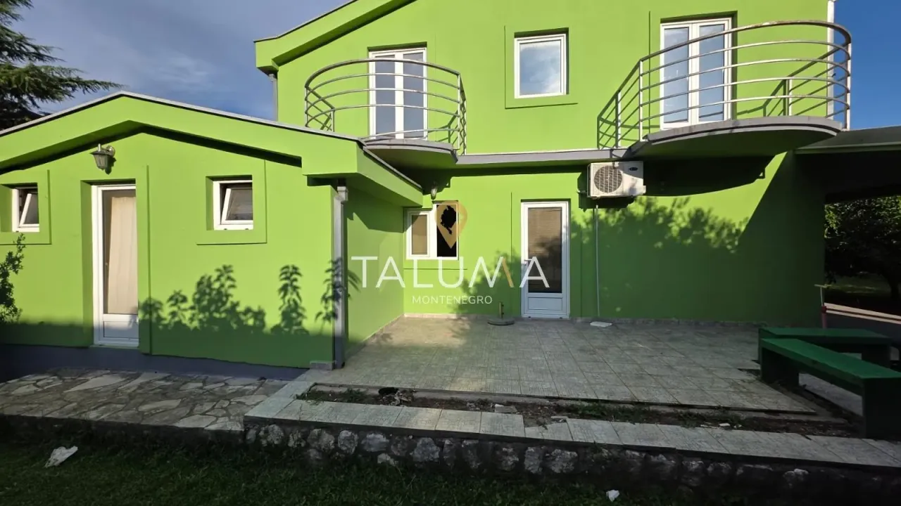 Izdavanje, kuća, 200m², Zagorič, Podgorica