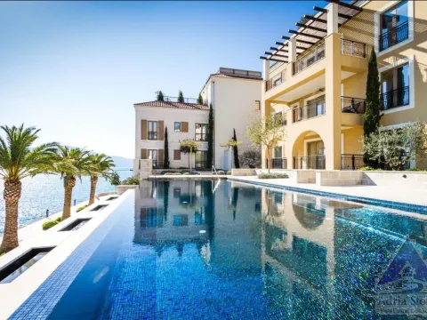 Sale, one bedroom apartment, 76m², Porto Montenegro, Tivat - image 1