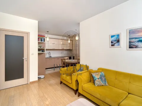 Prodaja, dvosoban stan, 72m², City Kvart, Podgorica - image 2