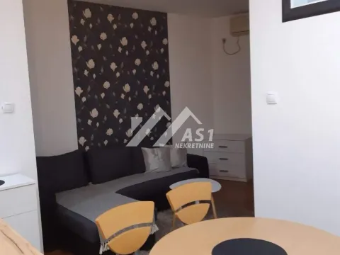 Stan in Bulevar Oslobodjenja