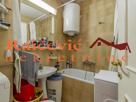 Prodaja, trosoban stan, 80m², Čukarica, Beograd - image 11