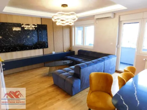 Prodaja, četvorosoban stan, 112m2, Centar, Kragujevac Prodaja, četvorosoban stan, 112m2, Centar, Kragujevac