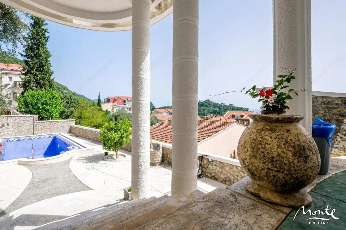 Sale, house, 560m², Petrovac, Budva