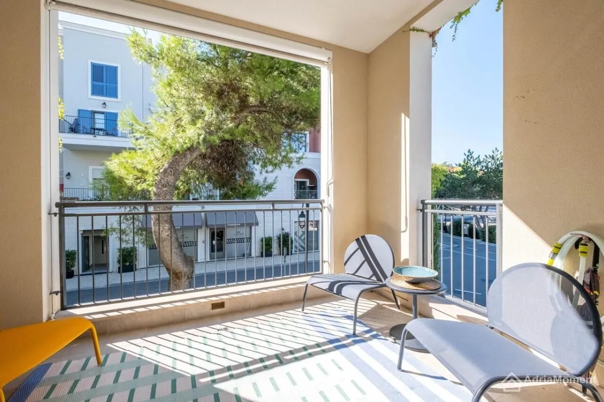 Prodaja, jednosoban stan, 57m², Radovići, Tivat