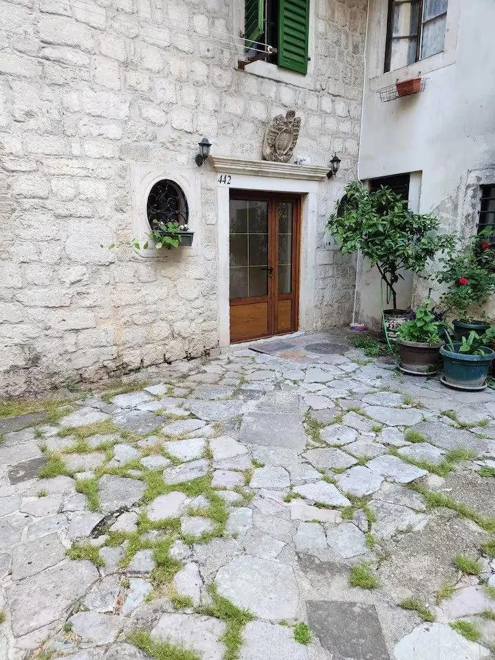Prodaja, dvosoban stan, 51m², Stari Grad Kotor, Kotor