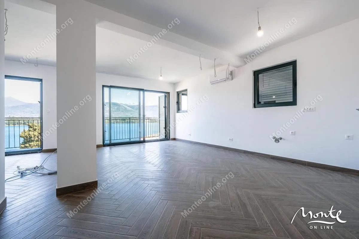 Prodaja, trosoban stan, 96m², Krašići, Tivat