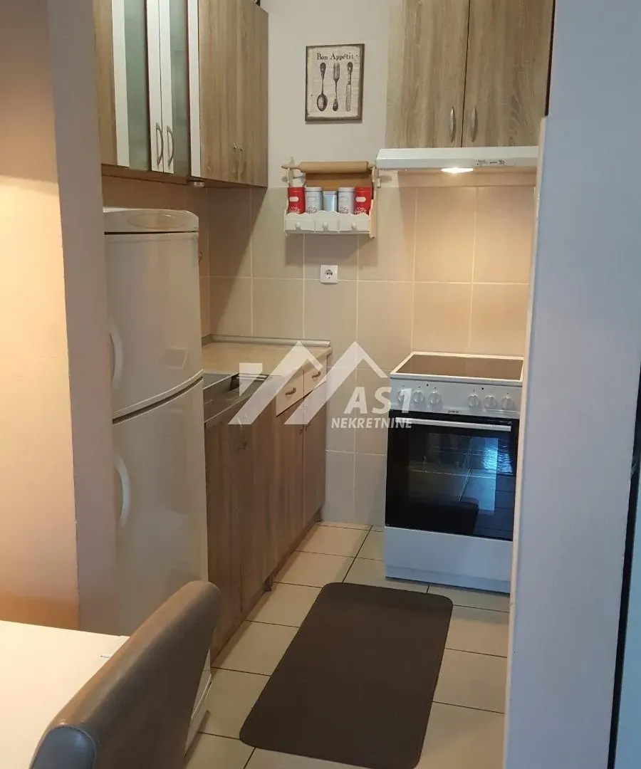 Izdavanje, dvosoban stan, 40m², Adamovićevo Naselje, Novi Sad Sve Podlokacije