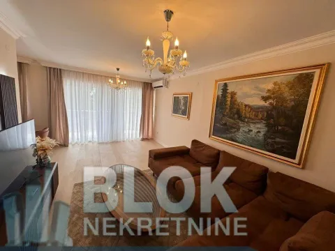 Izdavanje, trosoban stan, 100m², Centar, Podgorica - image 4