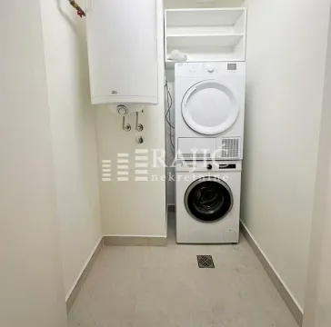 Rent, three bedroom apartment, 77m², Savski Venac, Beograd - image 13