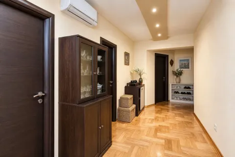 Prodaja, četvorosoban stan, 91m², Tivat, Crna Gora - image 10