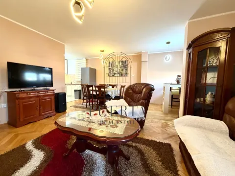 Rent, two bedroom apartment, 78m², Blok 5, Podgorica - image 3