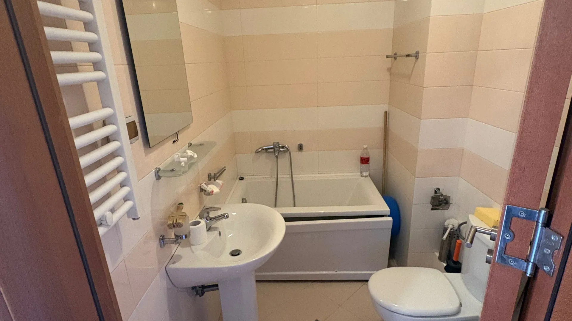 Izdavanje, jednosoban stan, 43m², Stari Aerodrom, Podgorica