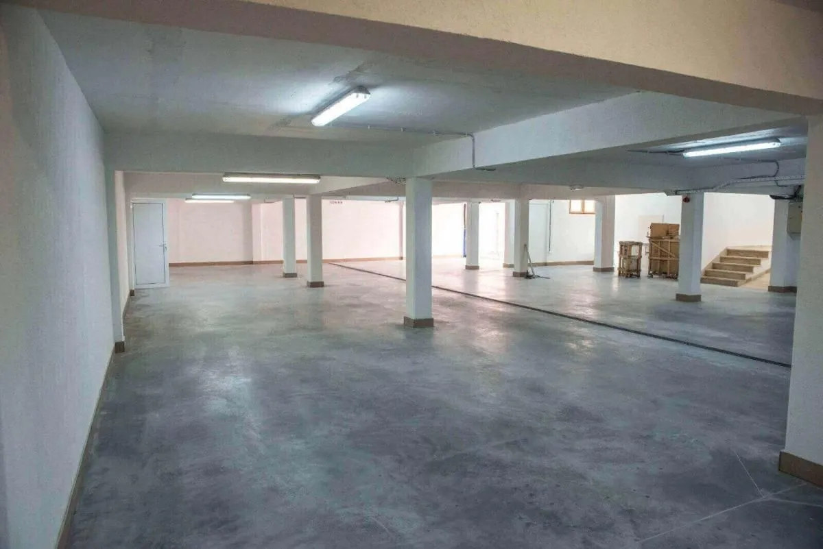 Izdavanje, kuća, 1400m², Savski Venac, Beograd