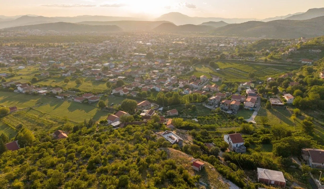 Prodaja, plac, 1260m², Doljani, Podgorica