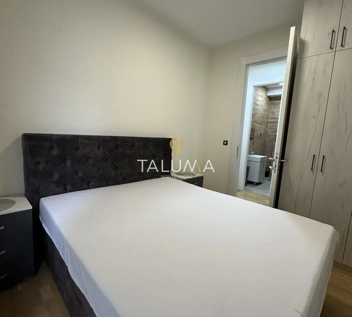 Izdavanje, dvosoban stan, 68m², Blok 9, Podgorica