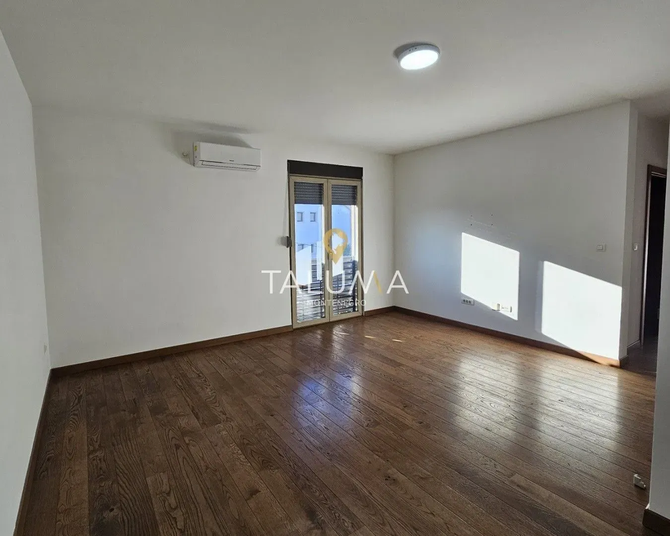 Izdavanje, dvosoban stan, 56m², City Kvart, Podgorica