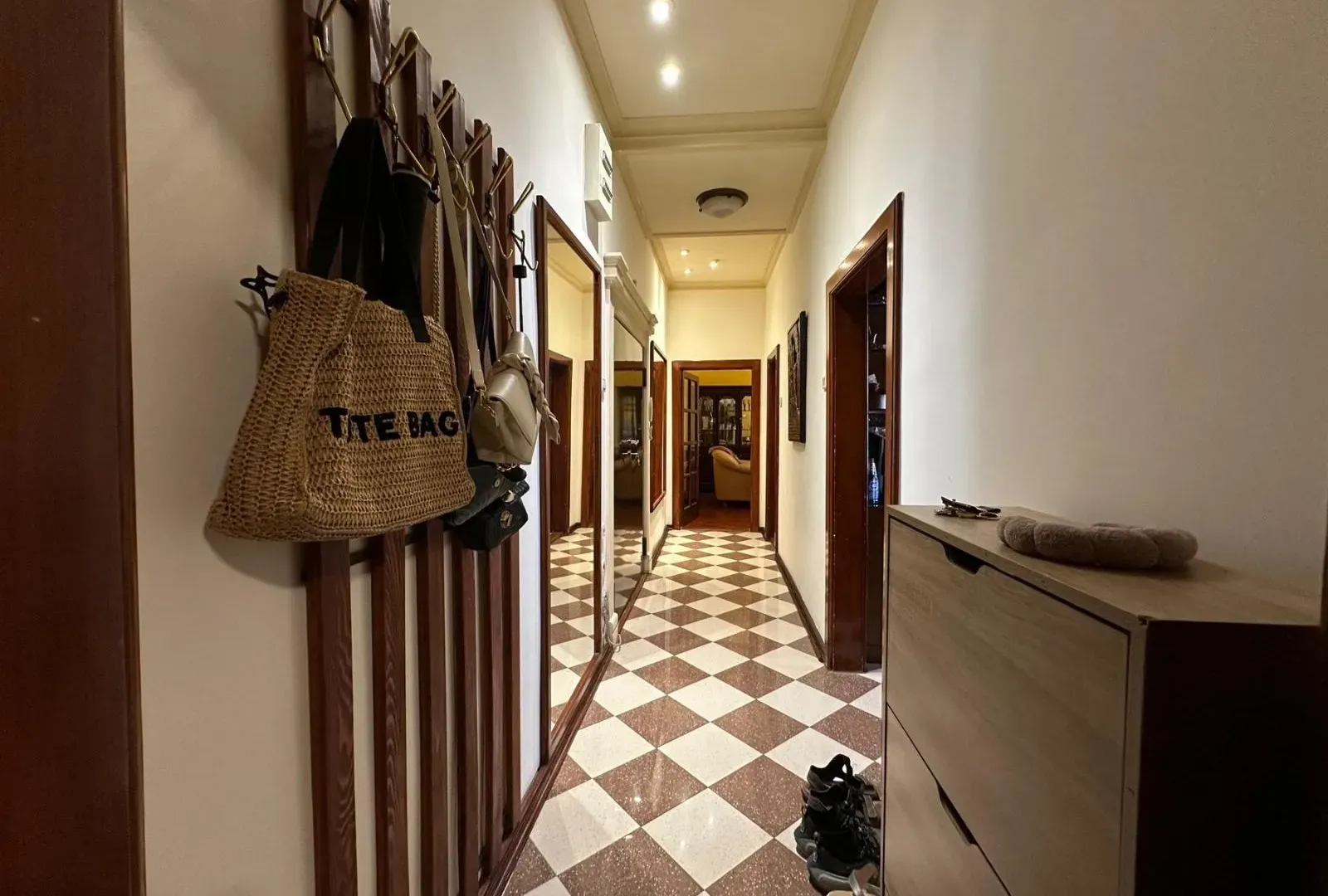 Prodaja, jednosoban stan, 70m², Centar, Podgorica