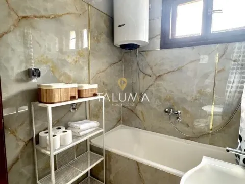 Izdavanje, trosoban stan, 95m², Tuški Put, Podgorica - image 9