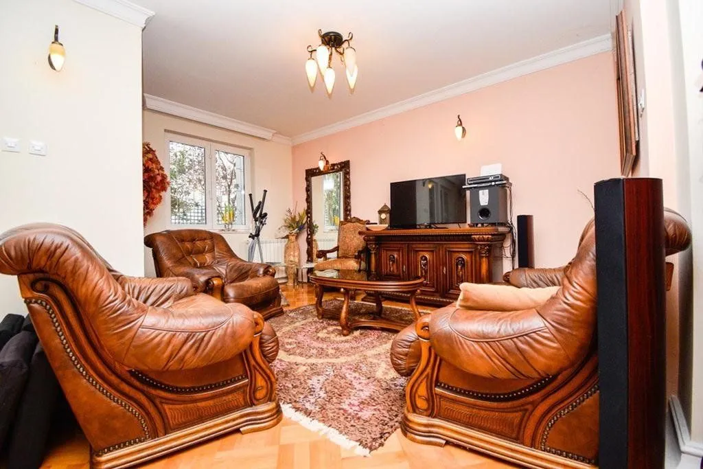 Rent, two bedroom apartment, 100m², Gorica C, Podgorica