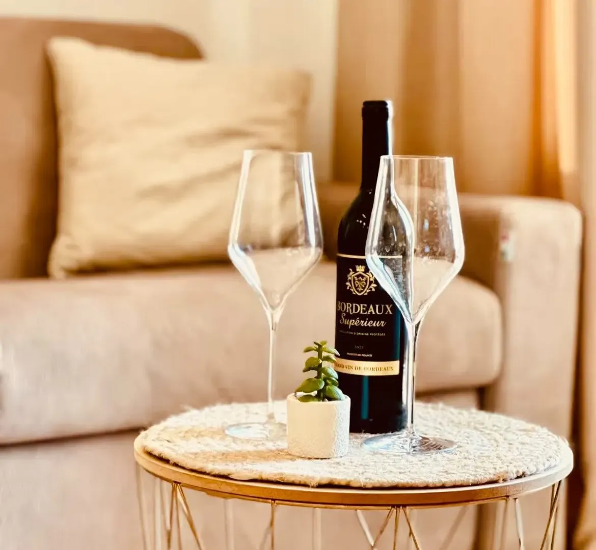 Izdavanje, jednosoban stan, 40m², Kalimanj, Tivat