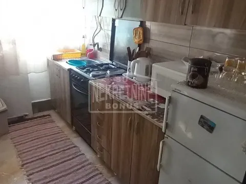 Prodaja, kuća, 178m², Verušić, Subotica - image 2