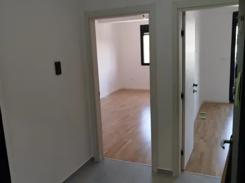 Izdavanje, jednosoban stan, 43m², Stari Aerodrom, Podgorica - image 3