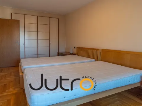 Prodaja, četvorosoban stan, 281m², Preko Morače, Podgorica - image 22