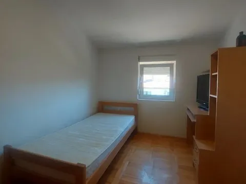 Izdavanje, trosoban stan, 86m², Centar, Nikšić - image 11