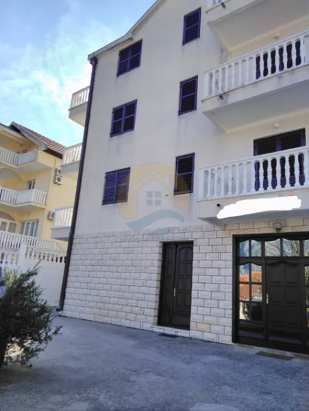 Sale, house, 800m², Stoliv, Kotor