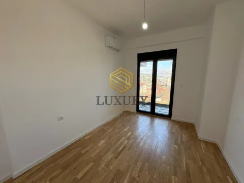 Rent, office space, 275m², Stari Aerodrom, Podgorica - image 5