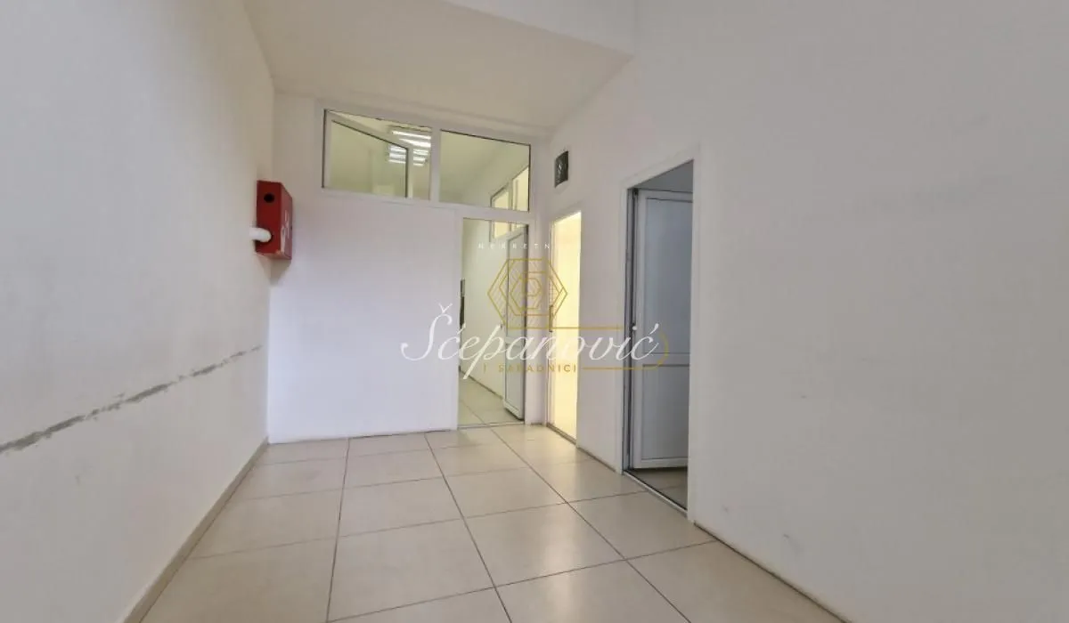 Sale, office space, 155m², Podbara, Novi Sad Sve Podlokacije