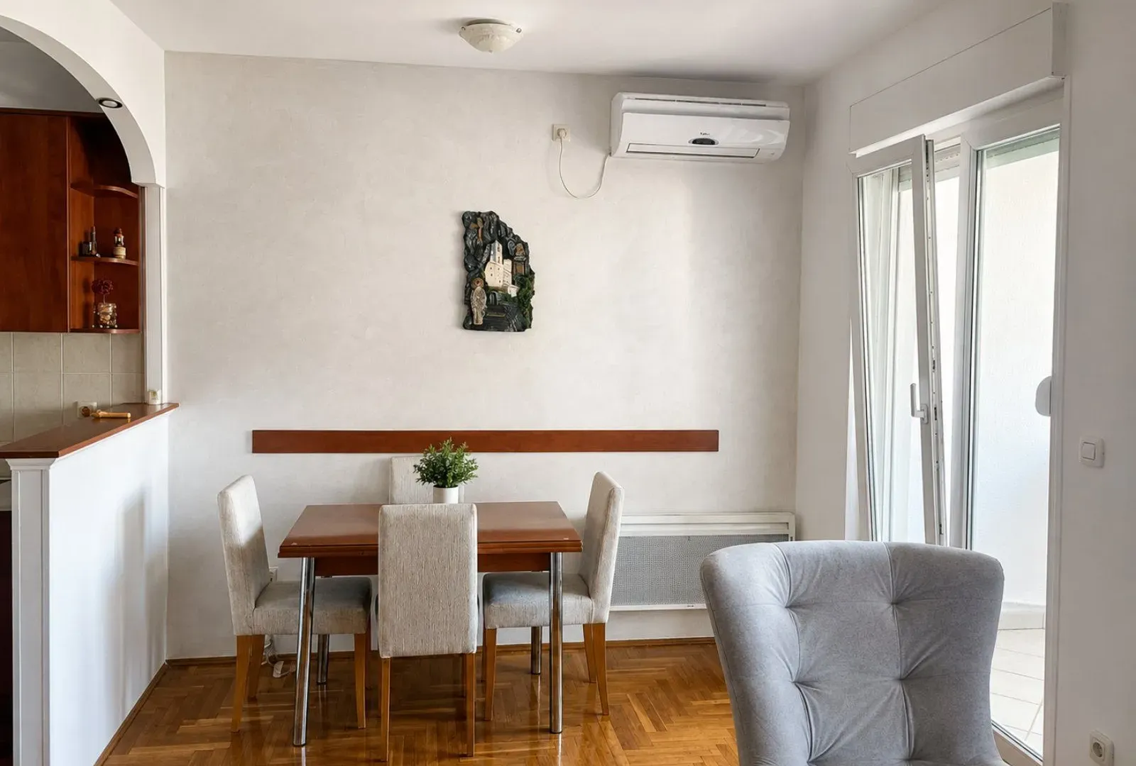 Izdavanje, jednosoban stan, 50m², Stari Aerodrom, Podgorica