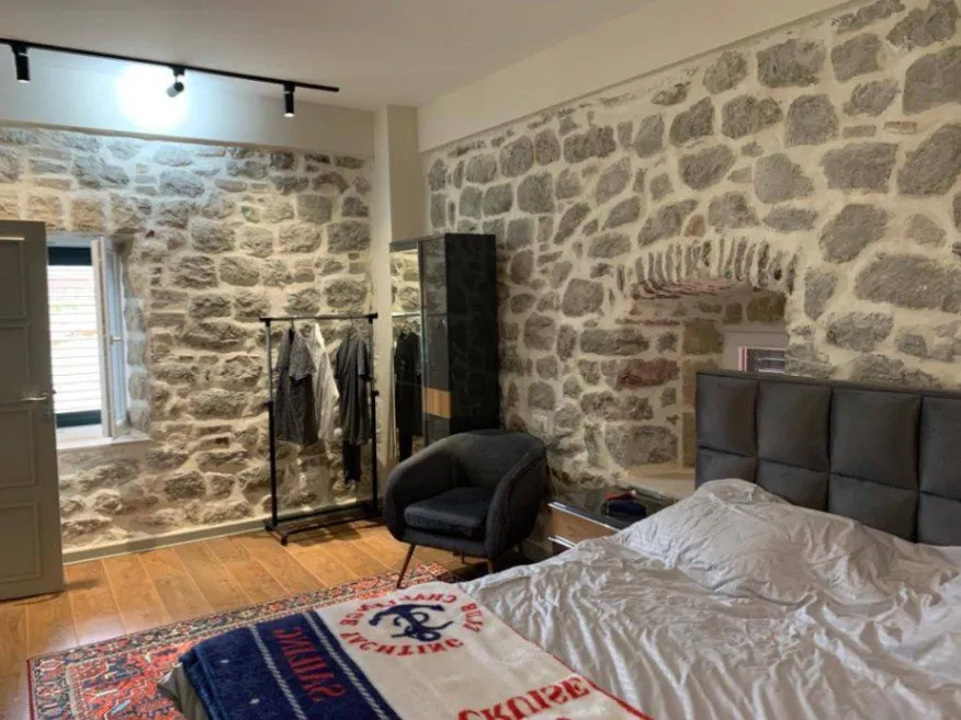 Izdavanje, kuća, 175m², Risan, Kotor