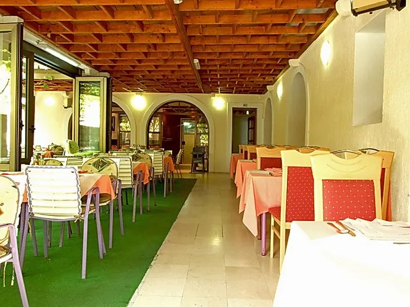 Prodaja, ugostiteljski objekat, 1100m², Petrovac, Budva