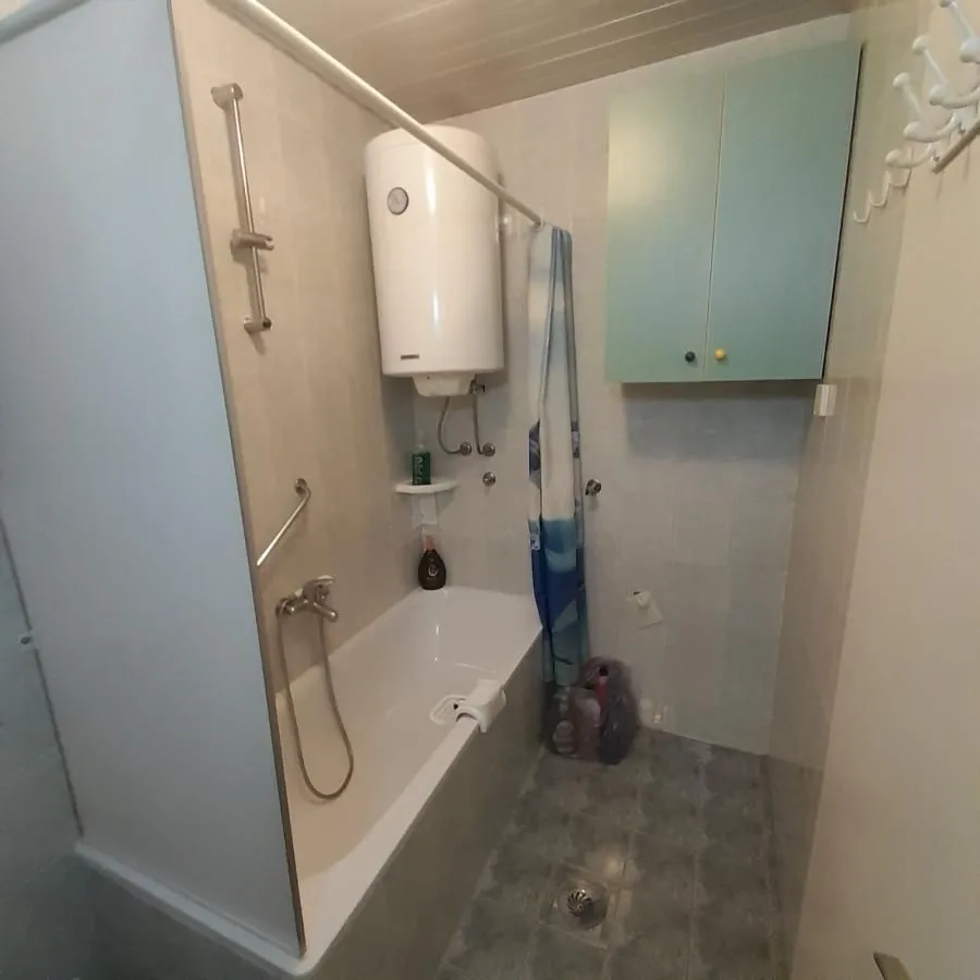 Izdavanje, jednosoban stan, 39m², Grbavica, Novi Sad Sve Podlokacije