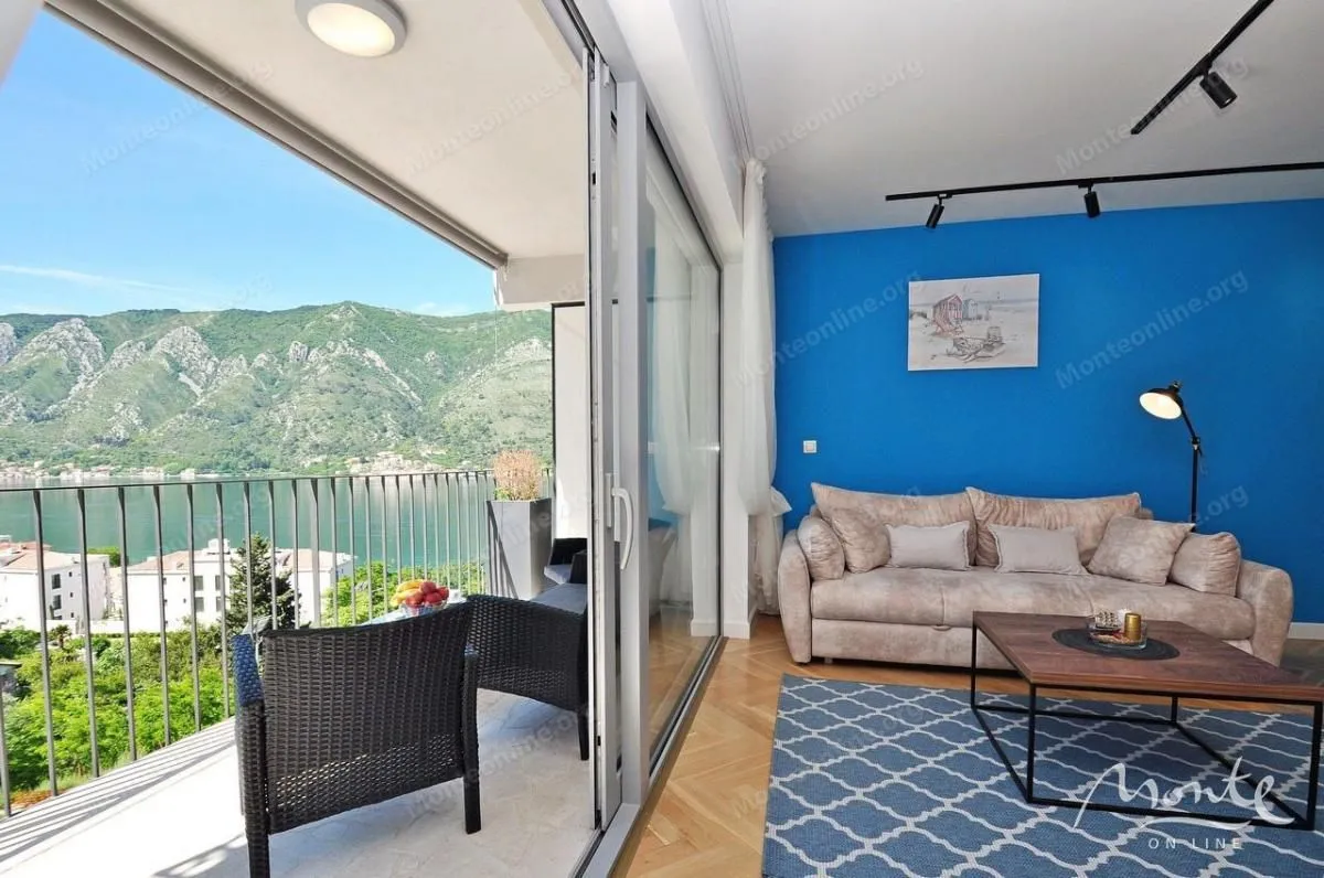 Prodaja, jednosoban stan, 52m², Dobrota, Kotor