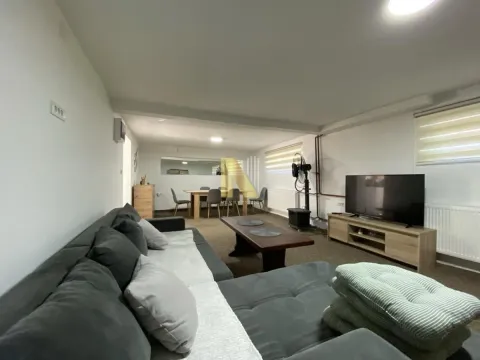 Sale, house, 196m², Irig, Srbija - image 5